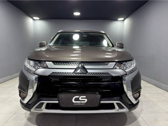 MITSUBISHI OUTLANDER 2.0 MIVEC GASOLINA HPE AUTOMÁTICO MITSUBISHI OUTLANDER 2.0 MIVEC GASOLINA HPE AUTOMÁTICO